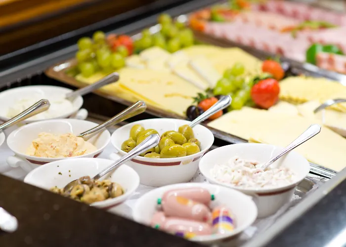 Hotel King's First 4*