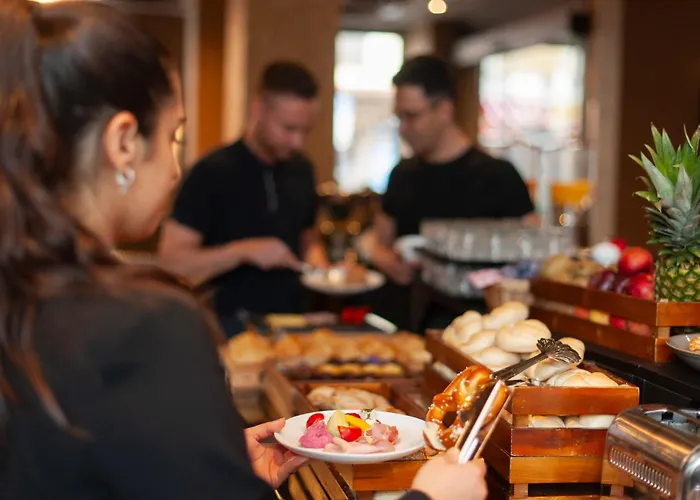 Hotel King's First 4*