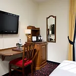 Hotel King's First