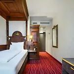 Hotell King's First München