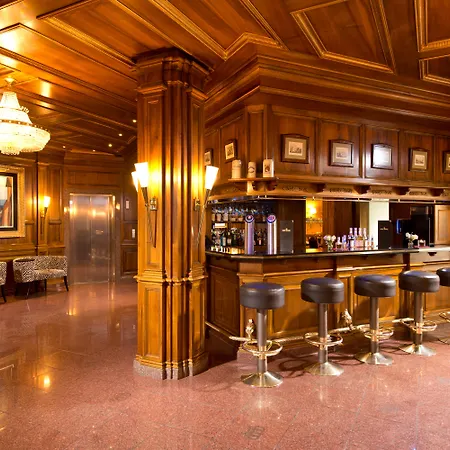 King's First Hotell 4*