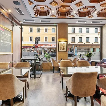 King's First 4* Munique