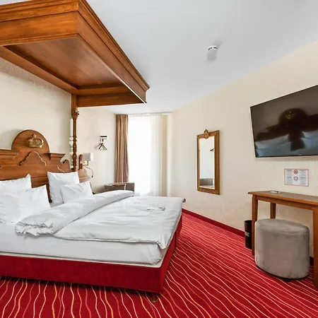 King's First 4* Monachium