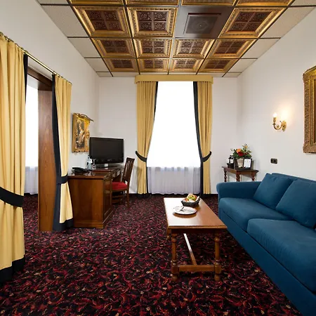King's First Hotel 4*