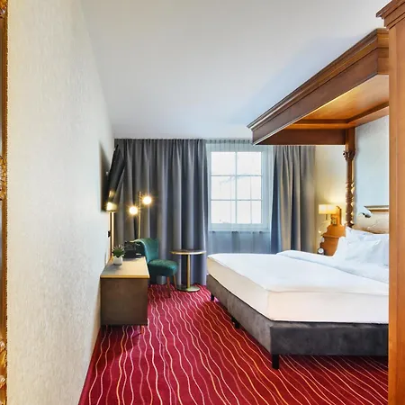 King's First Hotel