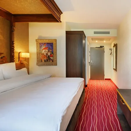 King's First Hotel