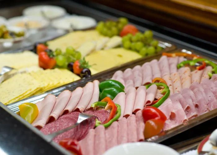 Hotel King's First 4*