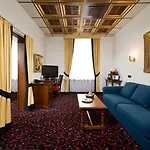 King's First Hotel 4*