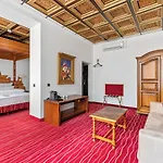King's First 4* München