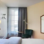 Hotel King's First