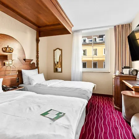 ホテル King's First 4*