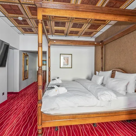 Otel King's First