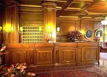 Hotel King's First 4*